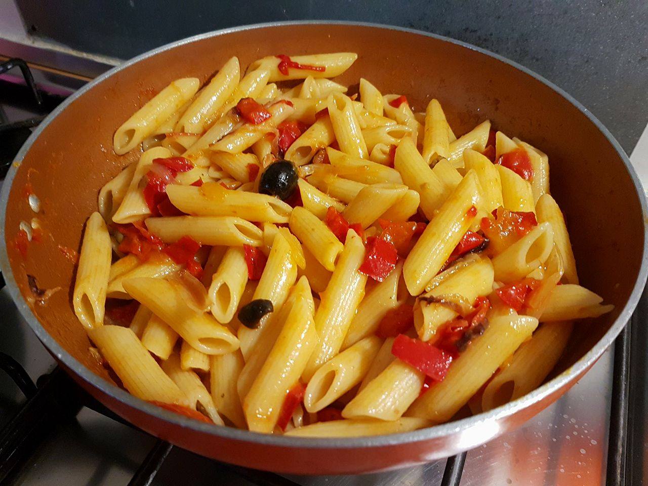 Penne Rosse e Nere