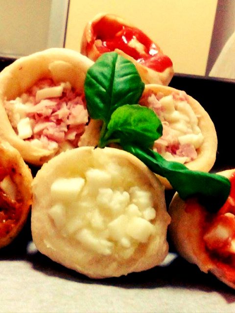 Coni salati ripieni - fritti,forno,ricotta, melanzane,zucchina,mozzarelle,prosciutto cotto, pizzaiola, pasta pizza, ricetta, rostivendolo, stevengy