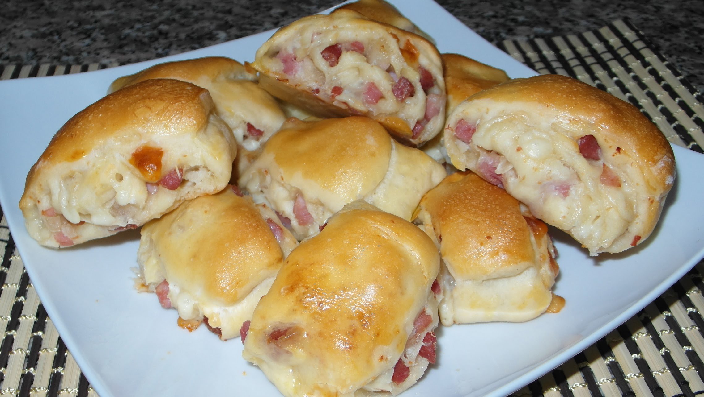 Panino napoletano provola salame - ricetta tipica - impasto - StevenGY - Rostivendolo