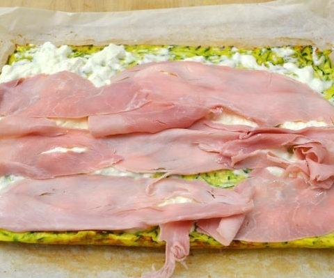 Rotolo-di-frittata-alle-zucchine-rostivendolo-stevengy-procedimento-ricetta
