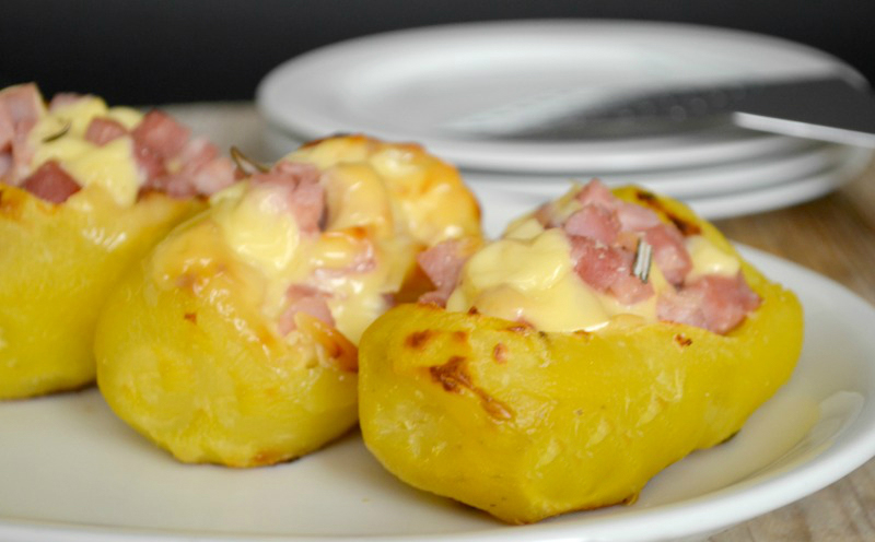 barchette di patate al forno con prosciutto e formaggio - ricetta - fine - rostivendolo - StevenGY