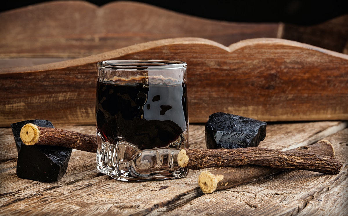 Liquore alla Liquirizia - Anima Nera - ricetta Il Rostivendolo - StevenGY