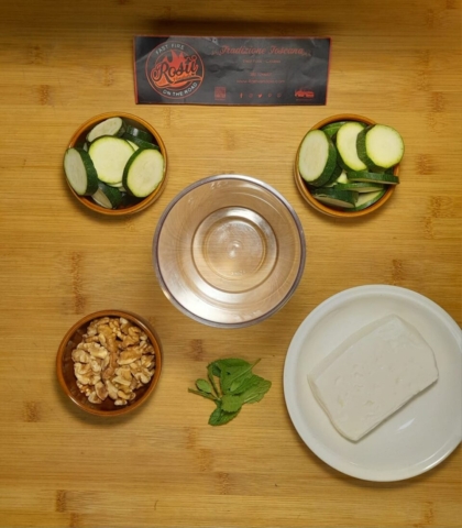ricette salse artigianali zucchine e noci per condire, aperitivo, bruschette,
