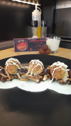 ricetta polpette di carne e crema ai funghi, fingerfood, buffet, catering pisa Rostivendolo