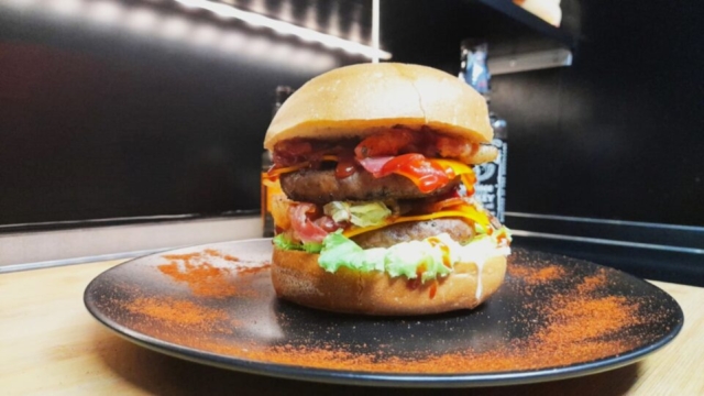 hamburger di chianina, whisky Jack Daniels, Worcestershire, catering pisa, RostiChef