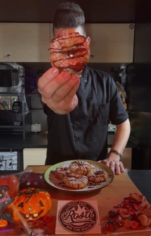 ricetta halloween, mele arrotolate, sfoglie di mela, ciambelle di sfoglia e mele