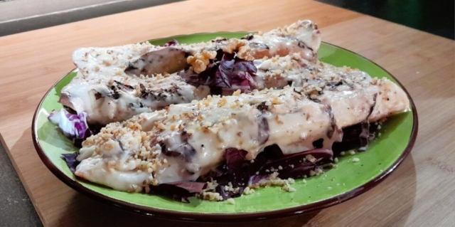 ricetta crespelle, crepes salate con gorgonzola, radicchio, noci
