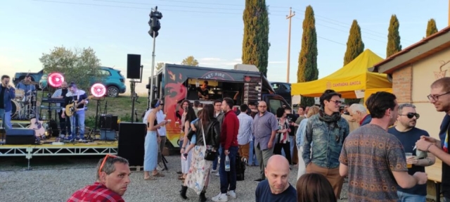 Rostivendolo al Birrificio Agricolo Poggio Rosso BeerDay Peccioli Pisa Toscana